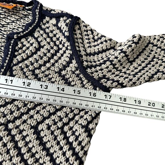 Tory Burch Crochet Tunic Sweater Womens XS Navy Beige Zig Zag V-Neck Knit Rayon - Picture 8 of 10